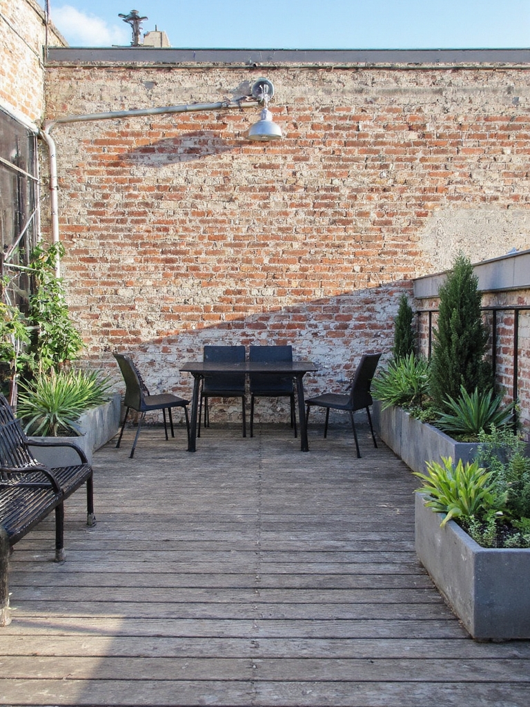 ambiance industrielle chic sur le toit