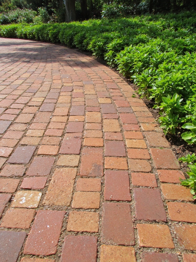bordure de jardin en briques texturées