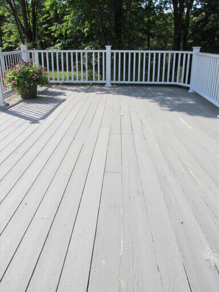 transformation élégante de la terrasse grise