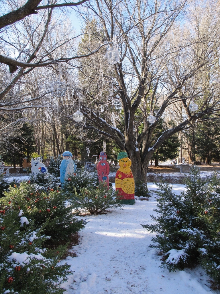 installation artistique de jardin saisonnière
